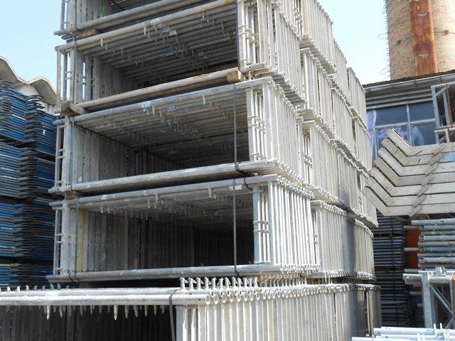 Echafaudage spécial couvreur d’occasion RUX 216m²