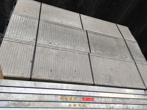 Lot de 15 plateaux aluminum pour échafaudage Altrad