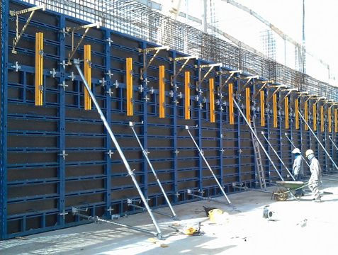 Coffrage banche acier 552m², hauteur 3m