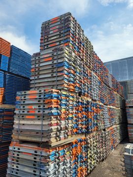 Echafaudage multidirectionnel Layher: 720m² garde-corps définitif